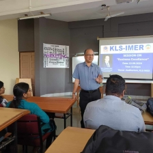 Karnataka Law Society’s Institute of Management Education & Research (KLS IMER) Classroom